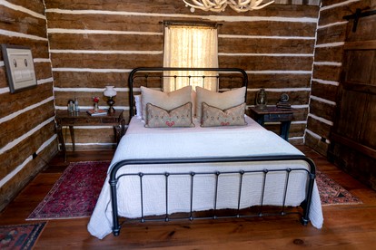 Charming Historic Cabin with Wood-Burning Stove near StarHill Farms in Texas - New Ulm, Texas - glamping.directory