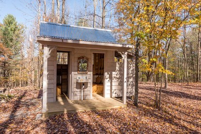 Spacious Full-Property Rental with Multiple Units for Large Group Getaways Surrounded by Nature in Woodridge, New York - Woodridge, New York - glamping.directory