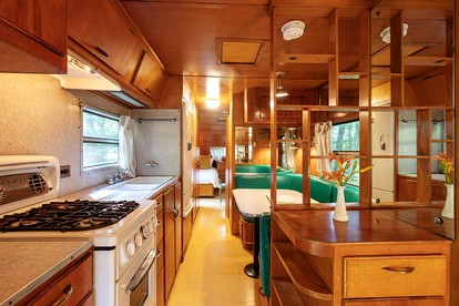 Spacious Full-Property Rental with Multiple Units for Large Group Getaways Surrounded by Nature in Woodridge, New York - Woodridge, New York - glamping.directory