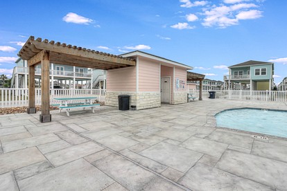 Incredible Waterfront Beach House with Swimming Pool in Rockport, Texas - Rockport, Texas - glamping.directory