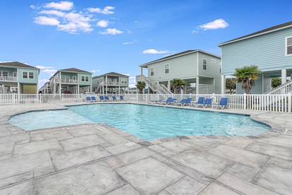 Incredible Waterfront Beach House with Swimming Pool in Rockport, Texas - Rockport, Texas - glamping.directory