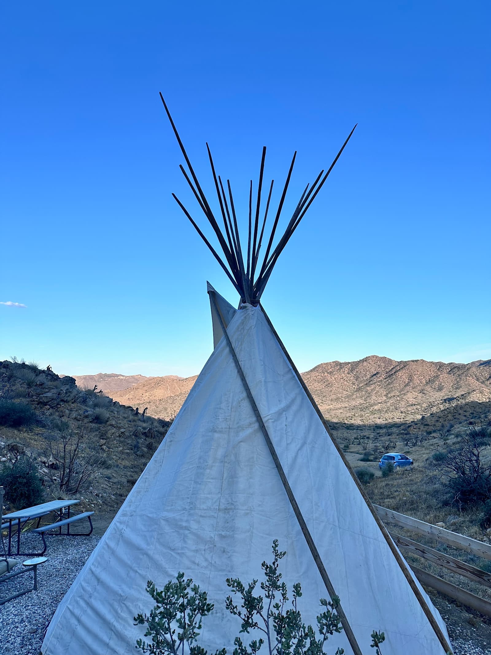 Tipi Canyon, Joshua Tree Nat’l Park - California - glamping.directory