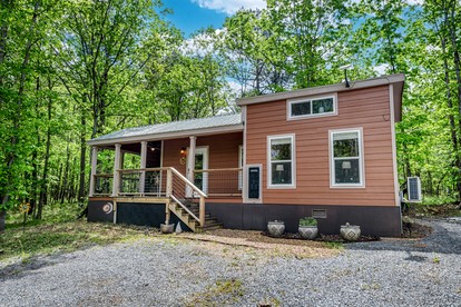 Peaceful Secluded Cabin with Hot Tub and Fantastic Views of the Surrounding Woods in Mentone, Alabama - glamping.directory