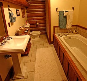 Romantic Vacation Getaway in a Hillside Lodge near Asheville in Leicester, North Carolina - Leicester, North Carolina - glamping.directory