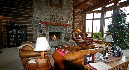Romantic Vacation Getaway in a Hillside Lodge near Asheville in Leicester, North Carolina - Leicester, North Carolina - glamping.directory
