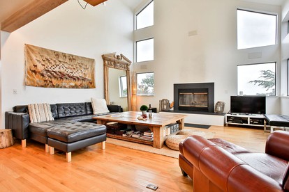 Spacious Beach House with Hot Tub Ideal for Glamping in Northern California - Dillon Beach, California - glamping.directory