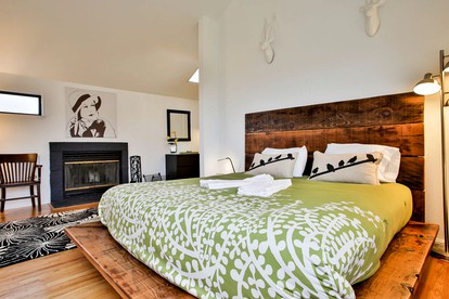 Spacious Beach House with Hot Tub Ideal for Glamping in Northern California - Dillon Beach, California - glamping.directory