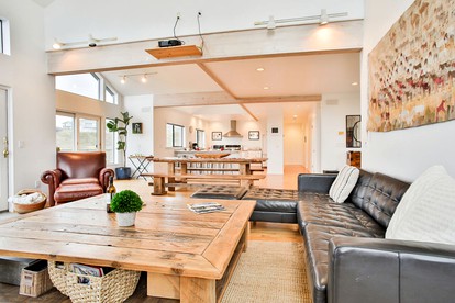 Spacious Beach House with Hot Tub Ideal for Glamping in Northern California - Dillon Beach, California - glamping.directory