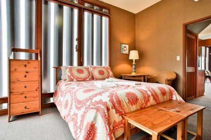 Spacious Beach House with Hot Tub Ideal for Glamping in Northern California - Dillon Beach, California - glamping.directory