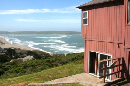 Spacious Beach House with Hot Tub Ideal for Glamping in Northern California - Dillon Beach, California - glamping.directory