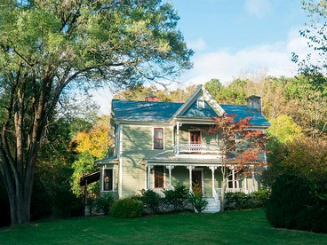 Beautiful Historic 1845 Farmhouse and Cottage for Group Vacation to Asheville - glamping.directory
