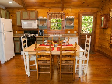 Beautiful Historic 1845 Farmhouse and Cottage for Group Vacation to Asheville - Asheville, North Carolina - glamping.directory