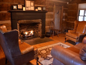 Beautiful Historic 1845 Farmhouse and Cottage for Group Vacation to Asheville - Asheville, North Carolina - glamping.directory