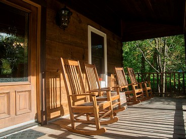 Beautiful Historic 1845 Farmhouse and Cottage for Group Vacation to Asheville - Asheville, North Carolina - glamping.directory