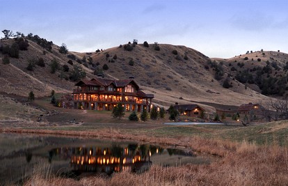 Spacious Group Lodge Rental with Hot Tub near Bozeman, Montana - Three Forks, Montana - glamping.directory