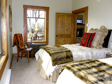 Western Ranch Cabin Getaway on the Big Hole River in Montana - Glen, Montana - glamping.directory