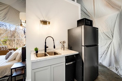 Luxurious Dome Surrounded by Trees for a Relaxing Getaway in the Blue Ridge Mountains in Rosman, North Carolina - Rosman, North Carolina - glamping.directory