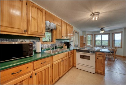 Incredible Mountain Cabin for a Memorable Family Getaway in Nature near Blairsville, Georgia - Blairsville, Georgia - glamping.directory