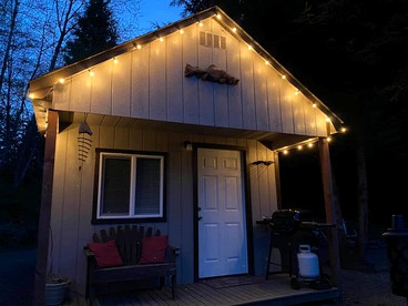 Modern Tiny Cabin on the Bank of the Satsop River near Montesano, Washington - Montesano, Washington - glamping.directory