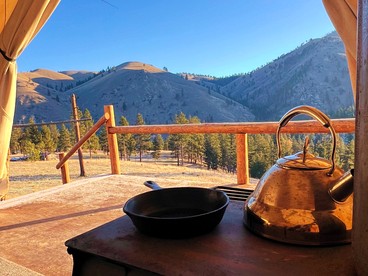 Incredible Tented Cabin with Fantastic Vistas in Conner, Montana - Conner, Montana - glamping.directory