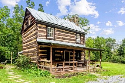 Historic Restored Farmhouse with Cowboy Cauldron Fire Pit Near Ice Mountain, Capon Bridge, West Virginia - Capon Bridge, West Virginia - glamping.directory