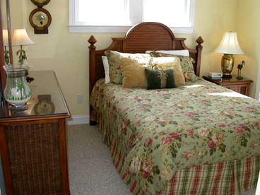 Huge Vacation Rental for Group Vacation near Holden Beach, North Carolina - Holden Beach, North Carolina - glamping.directory