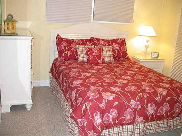 Huge Vacation Rental for Group Vacation near Holden Beach, North Carolina - Holden Beach, North Carolina - glamping.directory