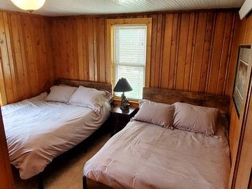 Beautiful Cabin with Fire Pit and Deck in Foxpark, Wyoming - Foxpark, Wyoming - glamping.directory