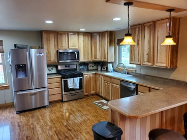 Beautiful Cabin with Fire Pit and Deck in Foxpark, Wyoming - Foxpark, Wyoming - glamping.directory