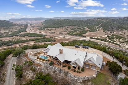 Beautiful Hill Top Home with Pool, Hot Tub, and Stunning Views near Bandera, Texas - Bandera, Texas - glamping.directory