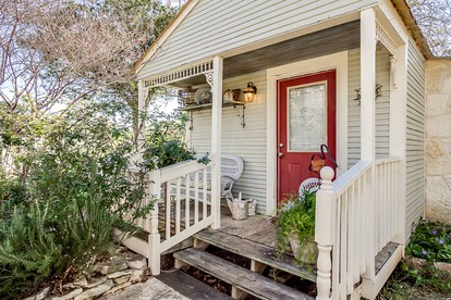 Intimate Bandera Cabin Rental for a Romantic Hill Country Getaway - glamping.directory