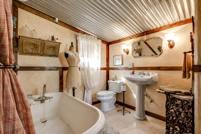 Intimate Bandera Cabin Rental for a Romantic Hill Country Getaway - Bandera, Texas - glamping.directory
