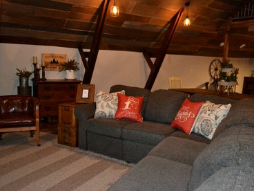 Gorgeous Nature Getaway in a Renovated Barn with Trail Access and Outside Space in Donnelly, Minnesota - Donnelly, Minnesota - glamping.directory
