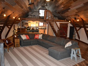 Gorgeous Nature Getaway in a Renovated Barn with Trail Access and Outside Space in Donnelly, Minnesota - Donnelly, Minnesota - glamping.directory
