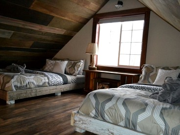 Gorgeous Nature Getaway in a Renovated Barn with Trail Access and Outside Space in Donnelly, Minnesota - Donnelly, Minnesota - glamping.directory