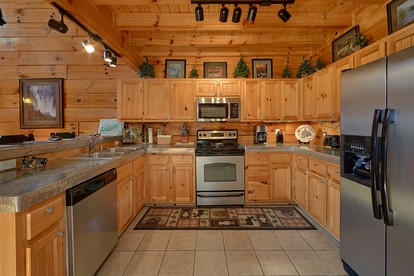 Luxury Sevierville Cabin for a Fun-Filled Vacation in Tennessee - Sevierville, Tennessee - glamping.directory