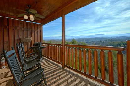 Luxury Sevierville Cabin for a Fun-Filled Vacation in Tennessee - Sevierville, Tennessee - glamping.directory