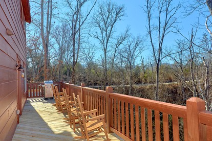 Cabin Rental with Heated Indoor Pool for Tennessee Glamping in Pigeon Forge - Pigeon Forge, Tennessee - glamping.directory