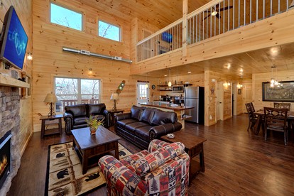 Cabin Rental with Heated Indoor Pool for Tennessee Glamping in Pigeon Forge - Pigeon Forge, Tennessee - glamping.directory