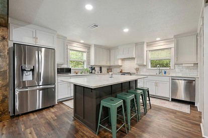 Gorgeous Family Cottage Ideal to Stargaze from the Deck in Texas - Bryan, Texas - glamping.directory