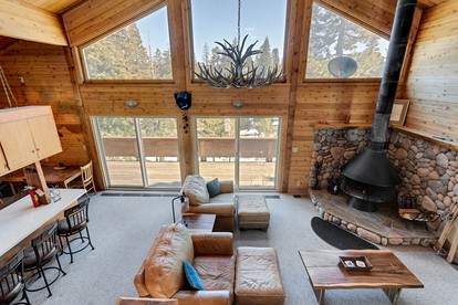 Pet-Friendly Rental in Bear Valley, for Unforgettable Family or Group Glamping in California - Bear Valley , California - glamping.directory