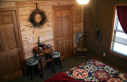 Cozy Couples' Getaway on an Eco-Friendly Farmstay in North Idaho - Cocolalla, Idaho - glamping.directory