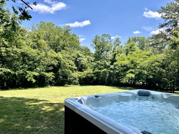Secluded Serenity: Discover the Art of Glamping in the Great Smoky Mountains, Tennessee - Sevierville, Tennessee - glamping.directory