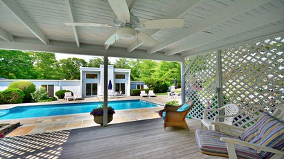 Incredible Villa Rental with a Hot Tub, a Swimming Pool, and Tennis Courts in the Hamptons, New York - Southampton, New York - glamping.directory
