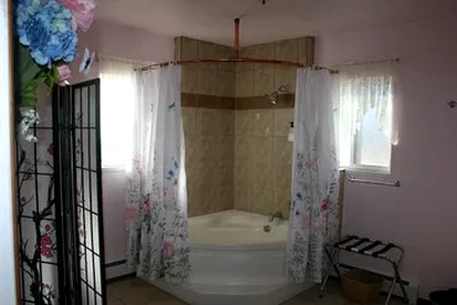 Romantic Getaway in Charming Bed and Breakfast in the Heart of Wine Country, Colorado - Palisade, Colorado - glamping.directory