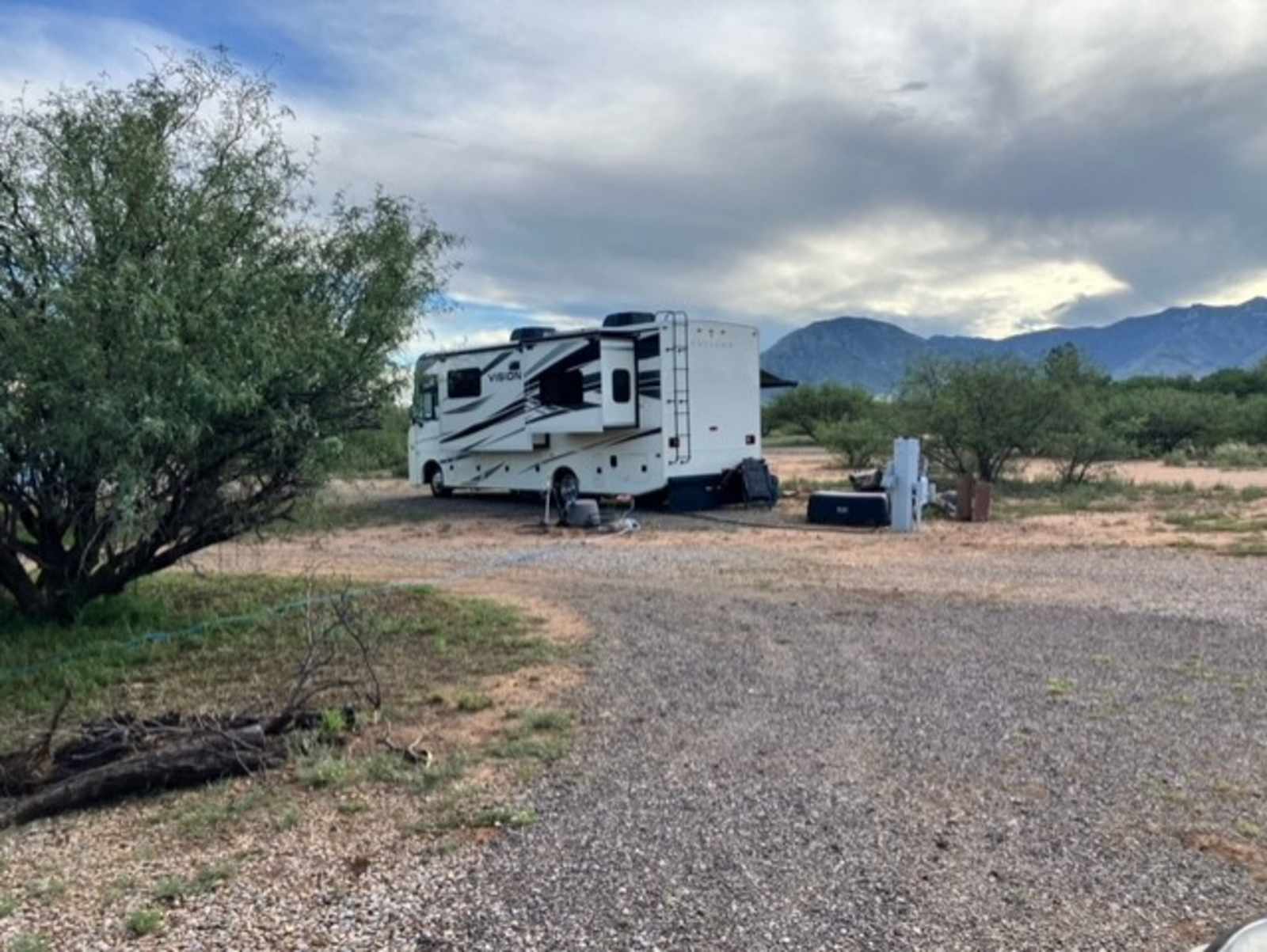 Misfit acres at SKY ISLAND - glamping.directory