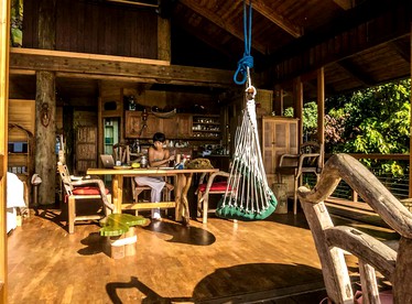 Tropical Tree House-Style Loft Rental with Ocean Views in Haiku, Hawaii - Haiku, Hawaii - glamping.directory