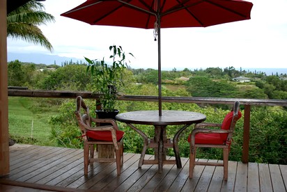 Tropical Tree House-Style Loft Rental with Ocean Views in Haiku, Hawaii - Haiku, Hawaii - glamping.directory