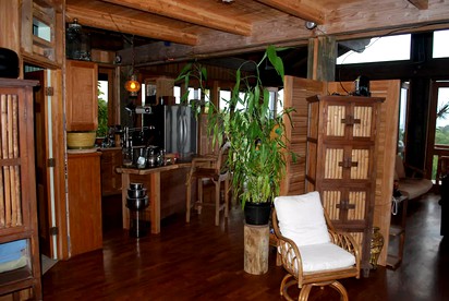 Tropical Tree House-Style Loft Rental with Ocean Views in Haiku, Hawaii - Haiku, Hawaii - glamping.directory