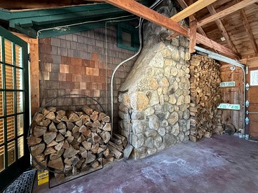 Secluded Cottage with Incredible Views of Cranmore Mountain, Perfect for a Glamping Weekend in the White Mountains, New Hampshire - Conway, New Hampshire - glamping.directory
